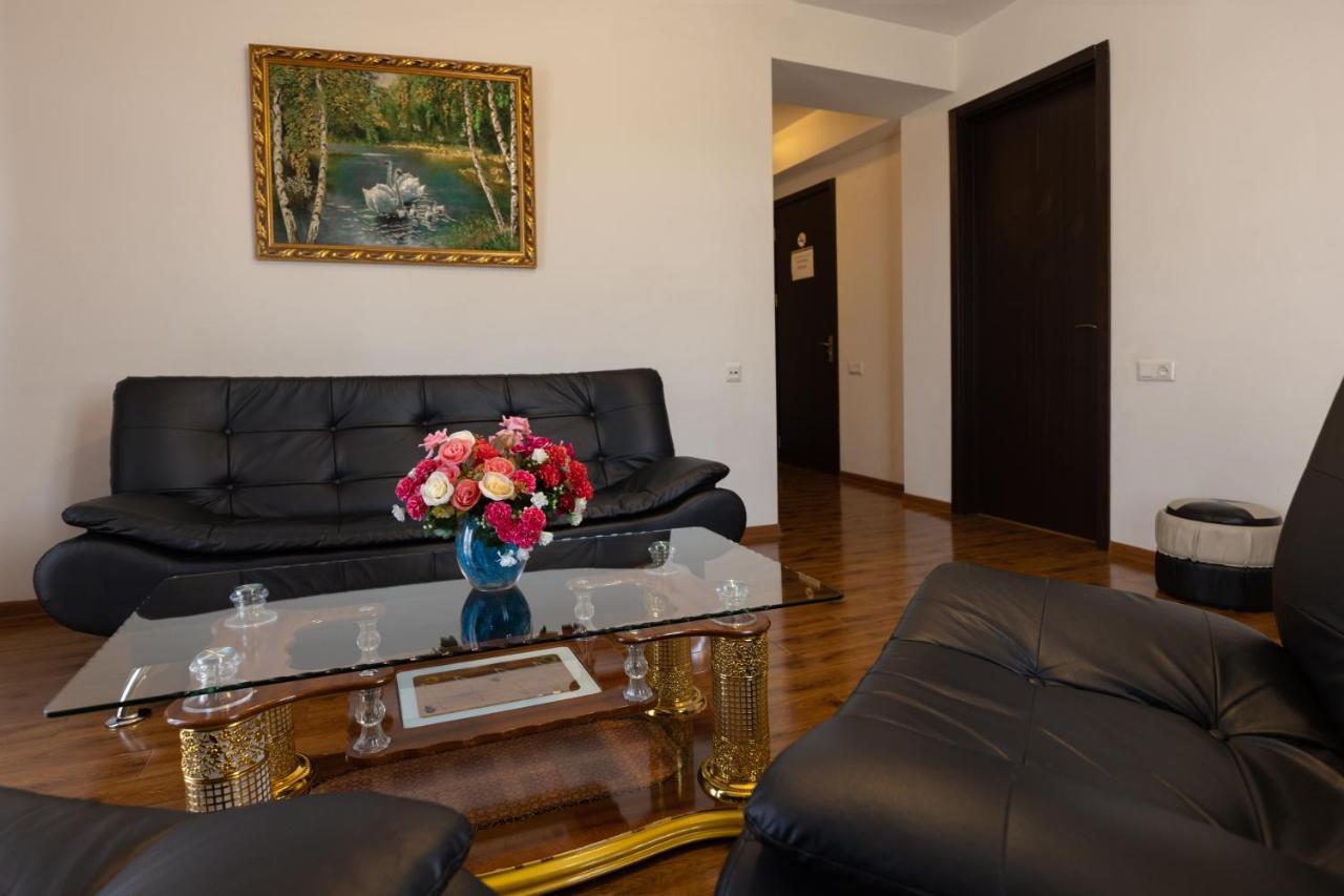 Hotel Grand Palace Tbilisi ภายนอก รูปภาพ