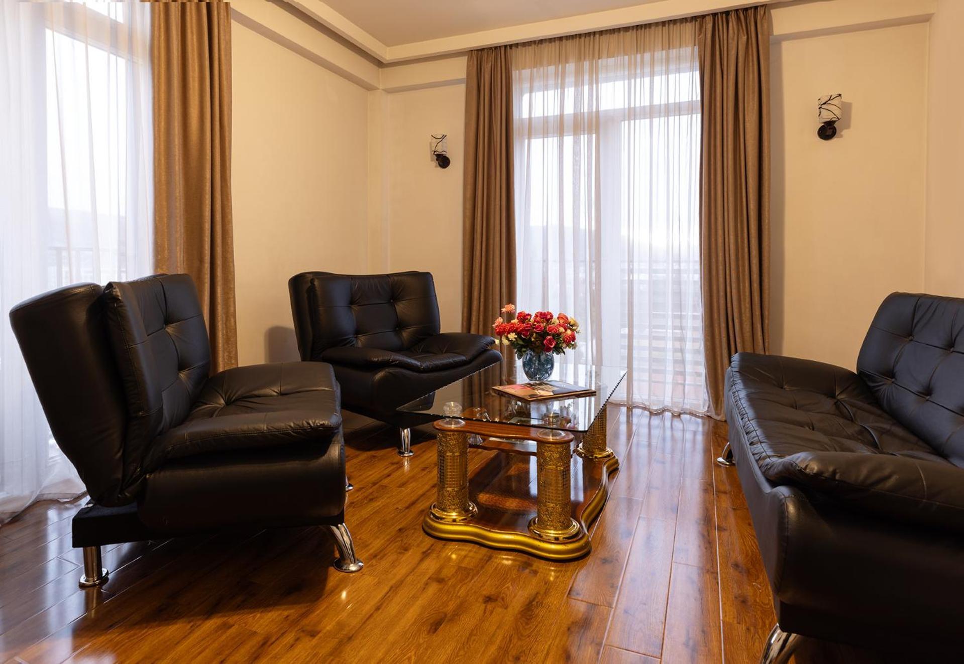 Hotel Grand Palace Tbilisi ภายนอก รูปภาพ